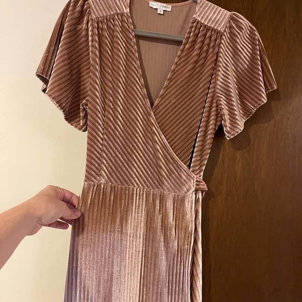 Baltic Born Blush/Mauve Wrap Midi Dress with V-Neck